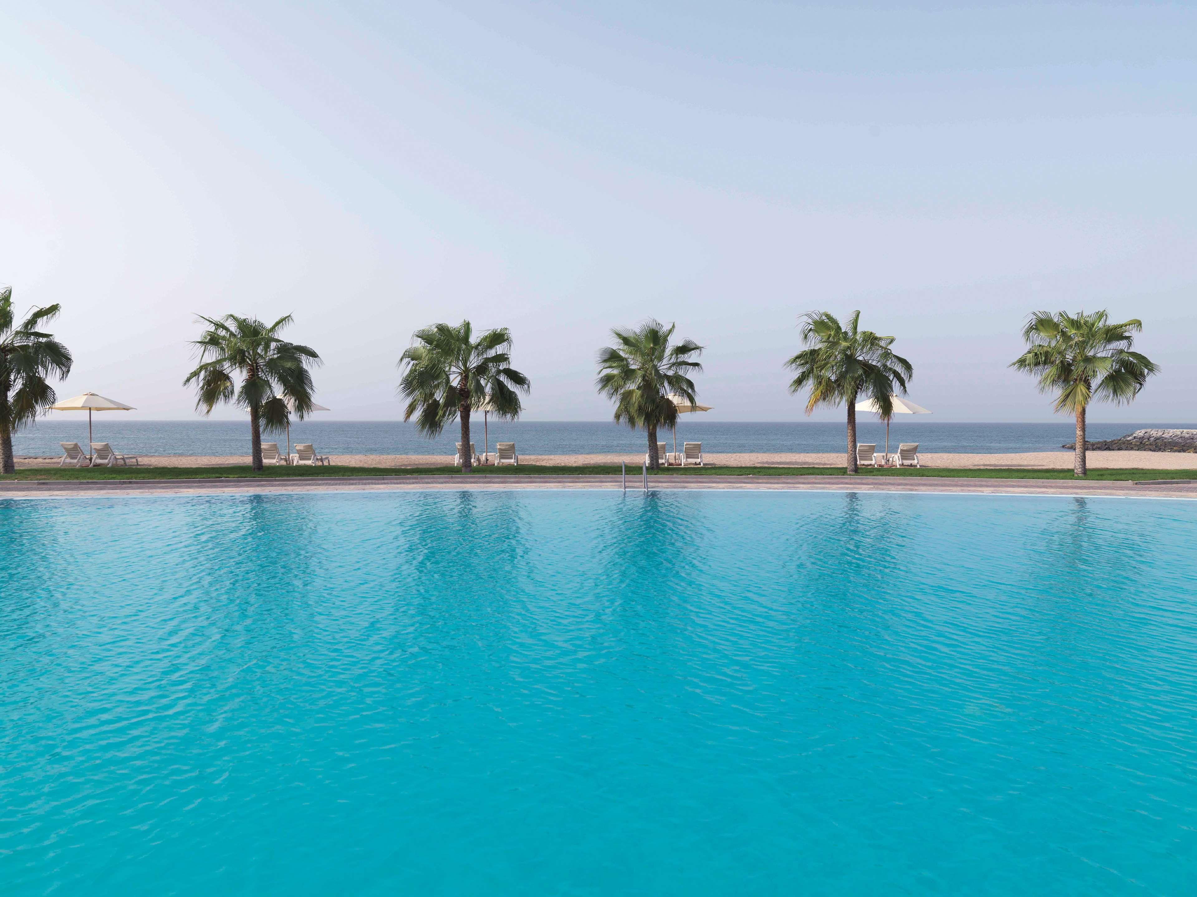 ラディソン ブルー リゾート フジャイラ エクステリア 写真 The pool at the Kempinski Hotel, Muscat