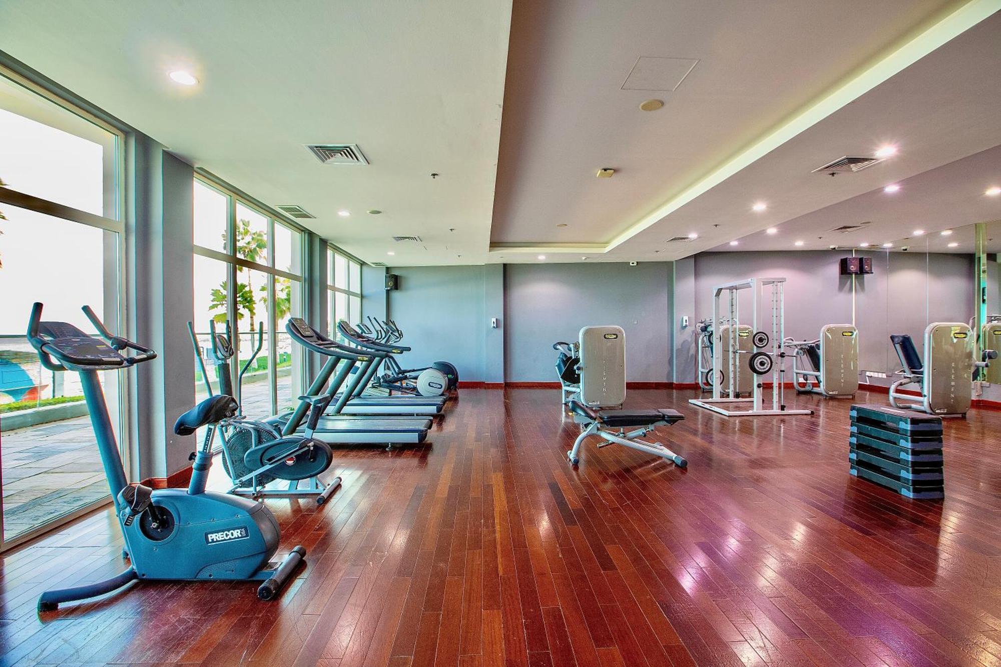 ラディソン ブルー リゾート フジャイラ エクステリア 写真 The gym at the hotel