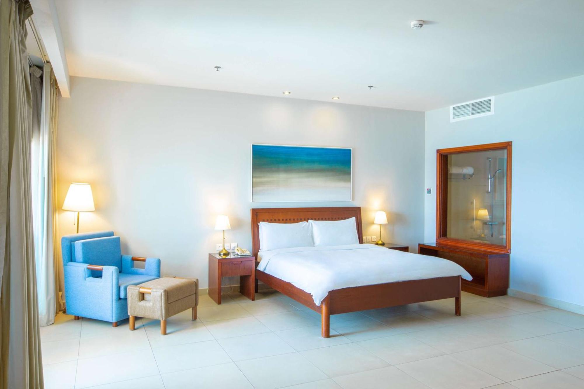 ラディソン ブルー リゾート フジャイラ エクステリア 写真 A bedroom at the resort